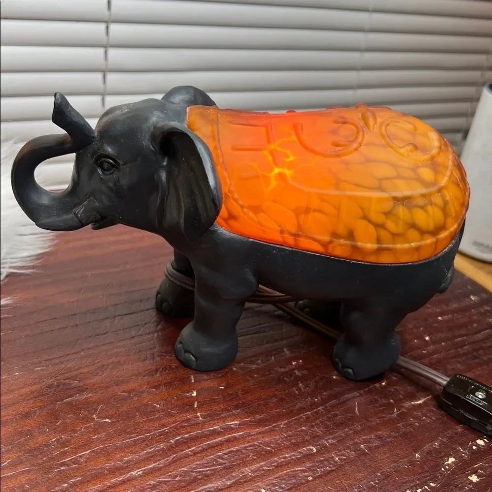 Cast Metal Elephant Cheyenne Lamp Amber Shell Table/TV light